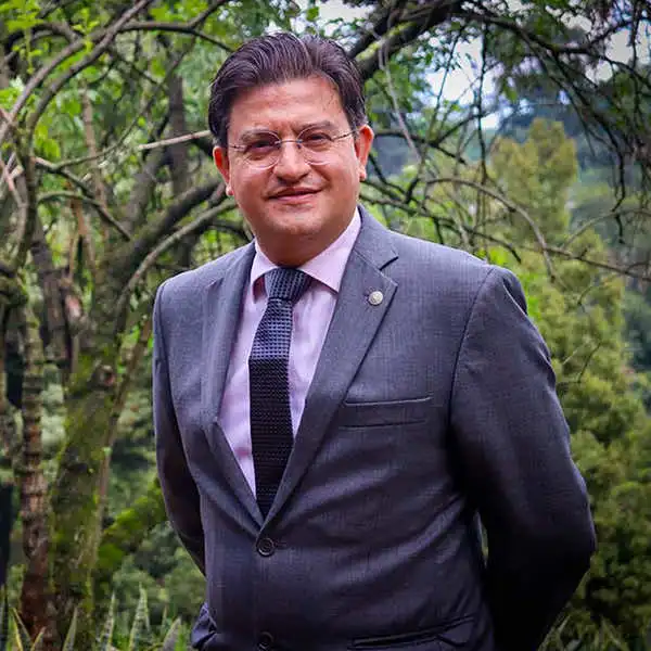 Director de Registro Académico de la Universidad de América en Bogotá.