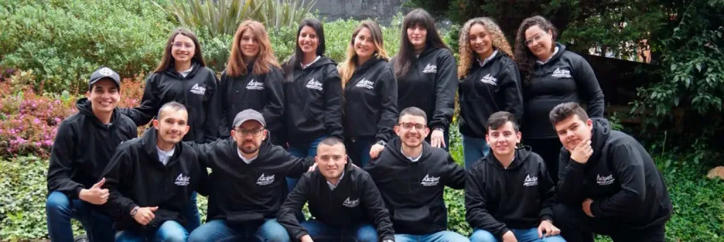 Equipo ACIPET Universidad de América en el campus